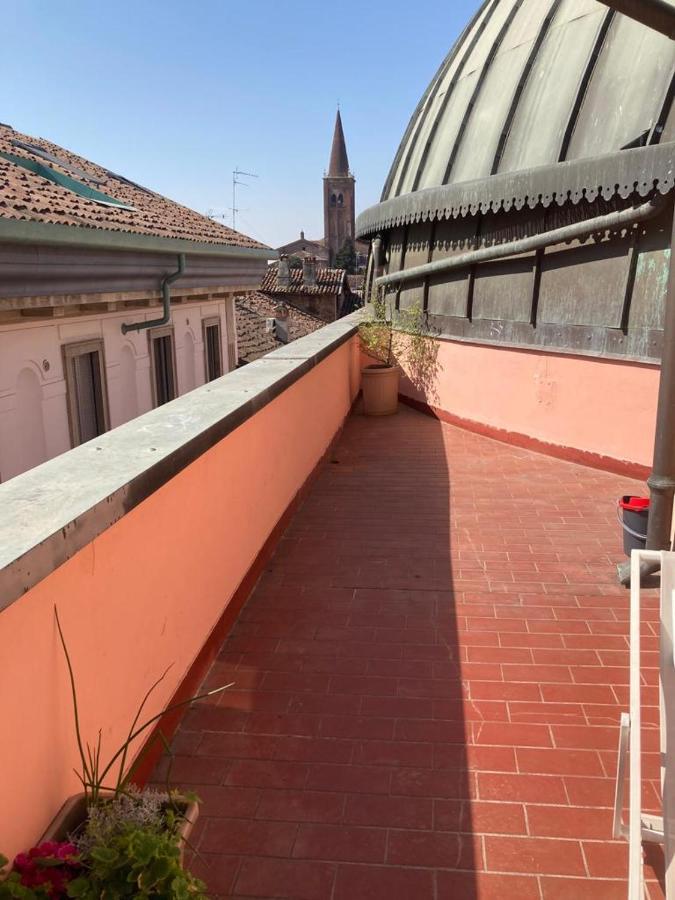 Loft Teatro Politeama - Intero Appartamento In Centro Storico Con Vista Cremona Exterior photo
